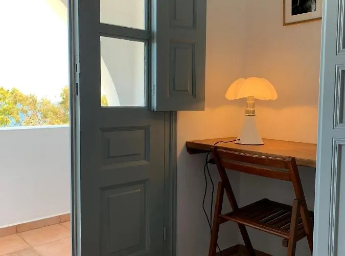 بيت للعطل Patmos Confidential *