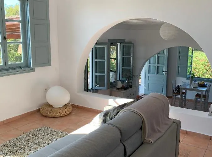 Patmos Confidential بيت للعطل *