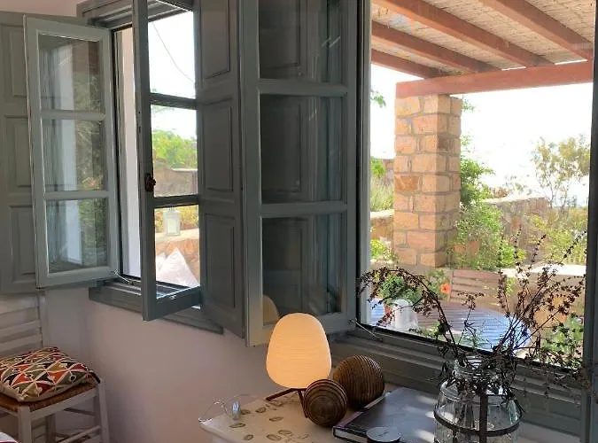 Patmos Confidential سكالا