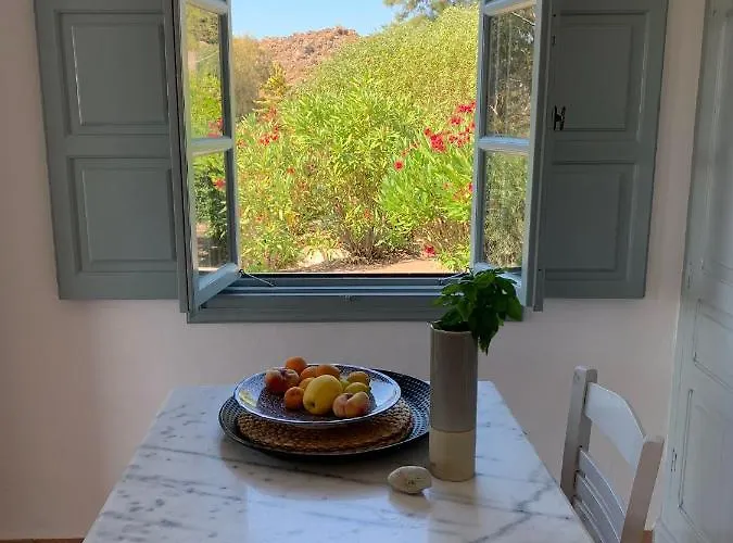 بيت للعطل Patmos Confidential *